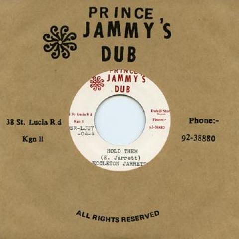 7inch Record ECCLETON JARRETT - Hold Them / Hold Them Version DSRLJU704 Prince Jammys D 1987 Japan Reggae, Ska & Dub
7inch Record ECCLETON JARRETT - Hold Them / Hold Them Version DSRLJU704 Prince Jammys D 1987 Japan Reggae, Ska & Dub