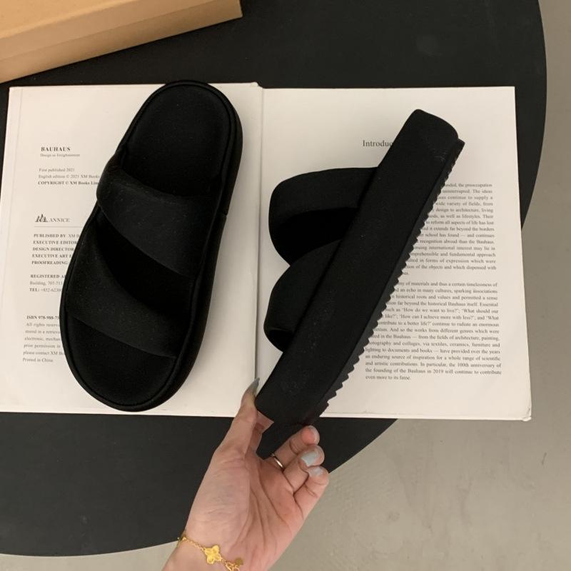 Cool slippers women s summer wear 2025 new thick-soled heightened stepping on shit beach sandals pregnant women bread one-word drag 40 чёрный
Cool slippers women s summer wear 2025 new thick-soled heightened stepping on shit beach sandals pregnant women bread one-word drag 40 чёрный
