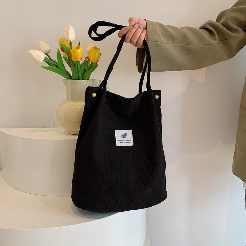 Strip velvet single shoulder bucket bag new literary small fresh feather women s bag college style casual large capacity handbag tide
Strip velvet single shoulder bucket bag new literary small fresh feather women s bag college style casual large capacity handbag tide