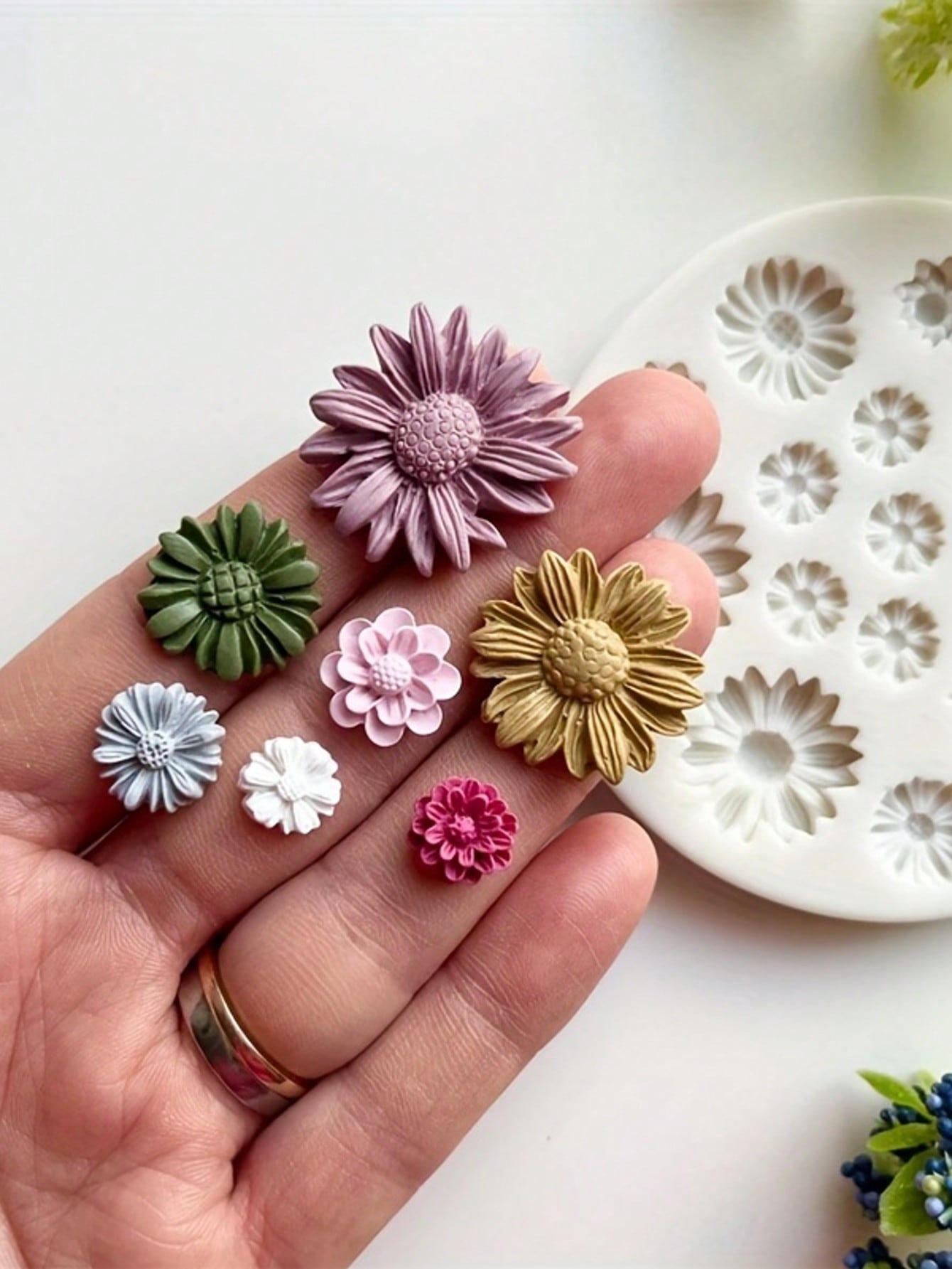 Силиконовая форма Цветок для DIY, Подходит для изготовления сережек, подвесок, конфет и шоколада - Простая в использовании, Многоцелевая форма для рукоделия и выпечки one-size бежевый
Силиконовая форма Цветок для DIY, Подходит для изготовления сережек, подвесок, конфет и шоколада - Простая в использовании, Многоцелевая форма для рукоделия и выпечки one-size бежевый
