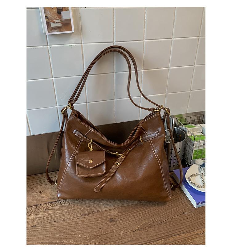 Ретро сумка большой вместимости женская новая модная сумка-тоут для поездок на работу рюкзак повседневный простой на плечо мессенджер тренд коричневый
Ретро сумка большой вместимости женская новая модная сумка-тоут для поездок на работу рюкзак повседневный простой на плечо мессенджер тренд коричневый