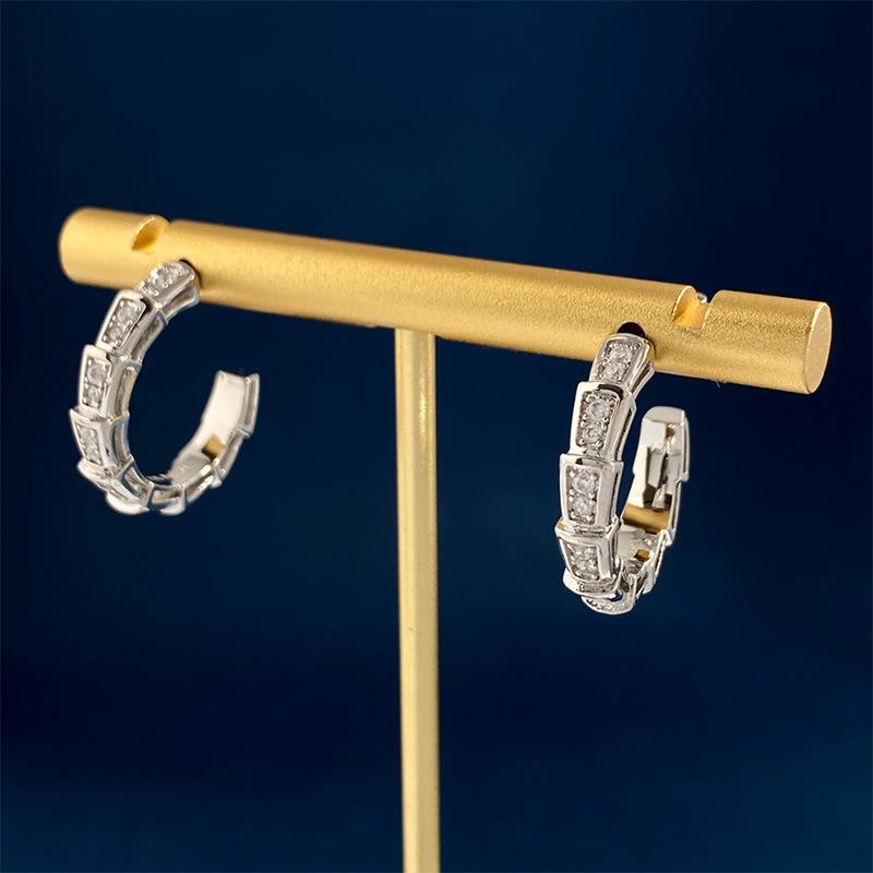 Accessories, Copper Narrow Version Full Diamond Snake Section C-Shaped Earrings Ins Popular Design Stud Earrings Ear Jewelry рожевий колір золота
Accessories, Copper Narrow Version Full Diamond Snake Section C-Shaped Earrings Ins Popular Design Stud Earrings Ear Jewelry рожевий колір золота