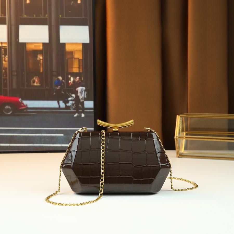 Geometric Irregular Rhombus Bag High Texture Ladies Dinner Shoulder Crossbody Boston Bag темно-коричневого кольору
Geometric Irregular Rhombus Bag High Texture Ladies Dinner Shoulder Crossbody Boston Bag темно-коричневого кольору