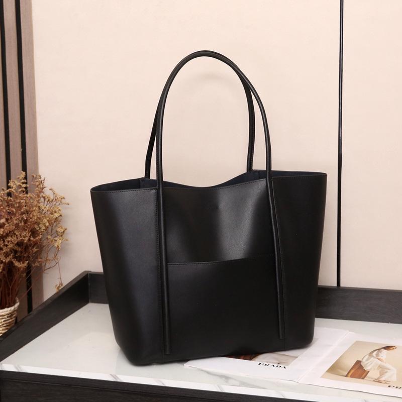 Genuine Leather Women s Large Capacity Work Tote - High-End Cowhide Shoulder Bag
Genuine Leather Women s Large Capacity Work Tote - High-End Cowhide Shoulder Bag