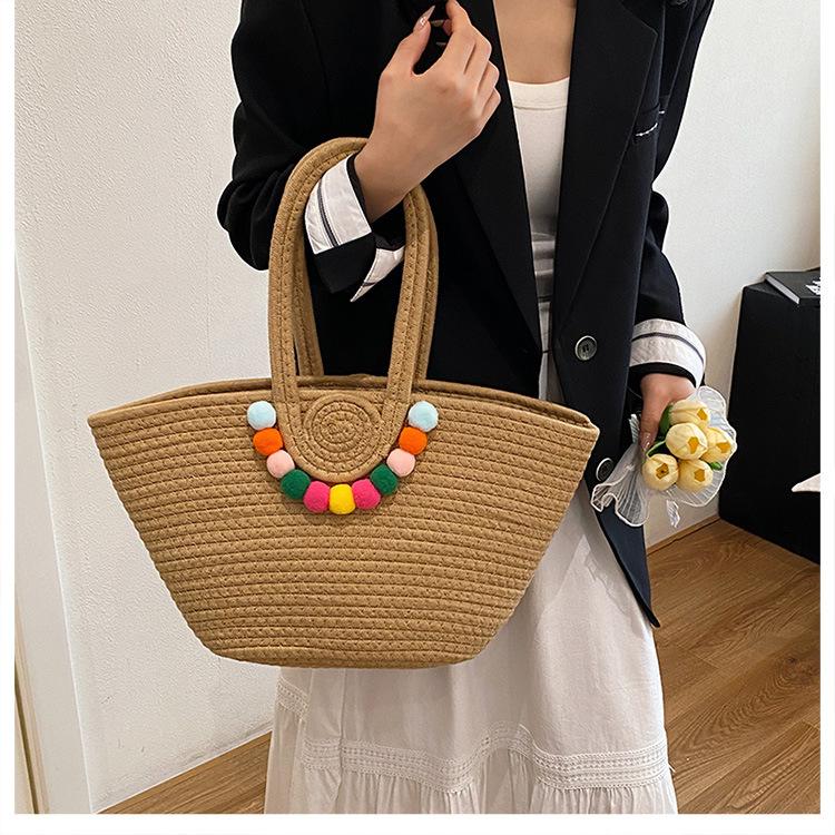 Contrasting Straw Bag 2025 Spring Large Capacity Vegetable Basket Woven Bag Portable Tote Hand Carry Beach Women s Bag
Contrasting Straw Bag 2025 Spring Large Capacity Vegetable Basket Woven Bag Portable Tote Hand Carry Beach Women s Bag