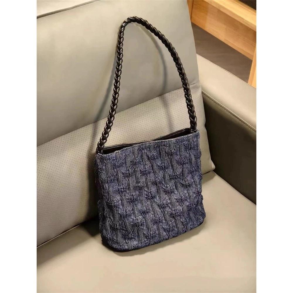 Нишевая универсальная рабочая маленькая сумка нишевая ретро вываренная джинсовая плиссированная сумка-ведро повседневная дорожная сумка через плечо женская синий
Нишевая универсальная рабочая маленькая сумка нишевая ретро вываренная джинсовая плиссированная сумка-ведро повседневная дорожная сумка через плечо женская синий