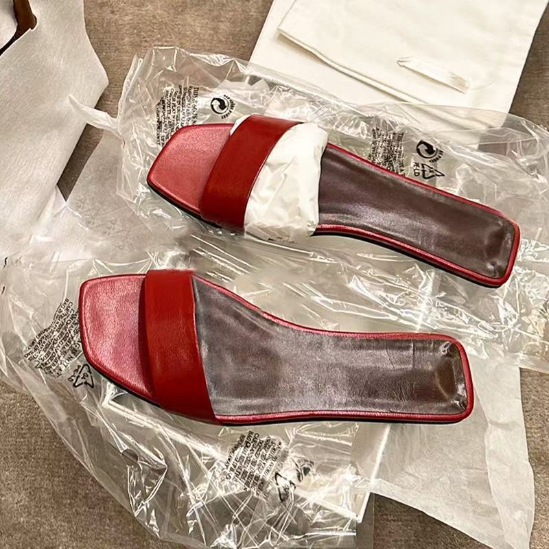 New square head flat sandals black versatile one-word drag beach casual niche open-toed cool slippers 41 червоний
New square head flat sandals black versatile one-word drag beach casual niche open-toed cool slippers 41 червоний