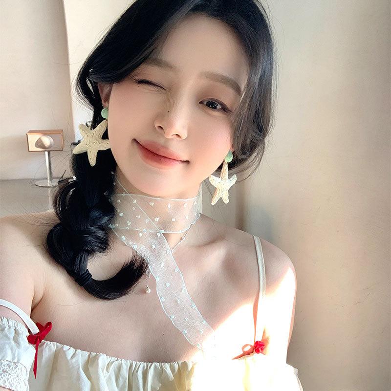 Spring and summer new handwoven round flower star stud earrings small fresh holiday style earrings fashionable exaggerated earrings
Spring and summer new handwoven round flower star stud earrings small fresh holiday style earrings fashionable exaggerated earrings