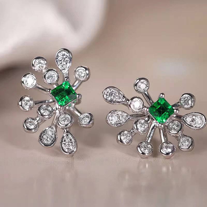 Huitan Fashion Design Women Stud Earrings Elegant Versatile Daily Lady Party Accessories Inlaid Shiny Green CZ Luxury Zircon
Huitan Fashion Design Women Stud Earrings Elegant Versatile Daily Lady Party Accessories Inlaid Shiny Green CZ Luxury Zircon