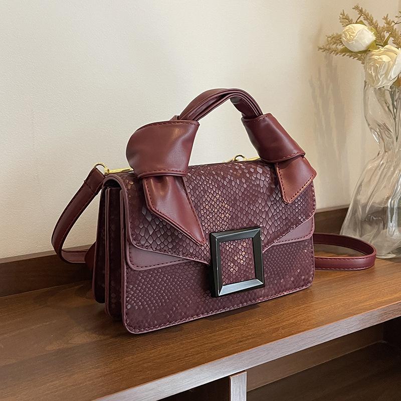 Popular bags women s new fashion versatile messenger bags high-end portable shoulder bags бордовый
Popular bags women s new fashion versatile messenger bags high-end portable shoulder bags бордовый