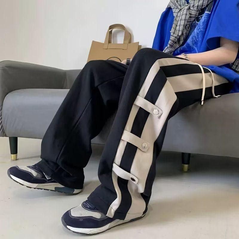 Повседневные брюки с контрастной вставкой для мужчин, выполненные в модном американском уличном стиле, с широкими прямыми штанинами и широкими штанинами. XXXL чёрный
Повседневные брюки с контрастной вставкой для мужчин, выполненные в модном американском уличном стиле, с широкими прямыми штанинами и широкими штанинами. XXXL чёрный