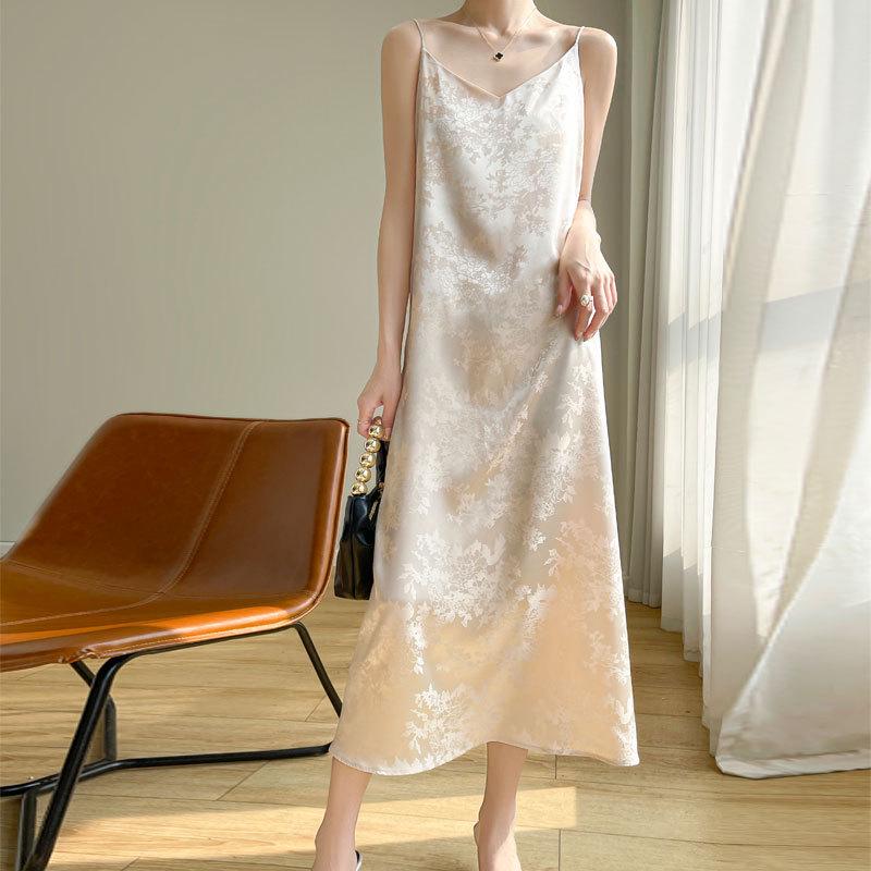 2024 French Style Satin Slip Dress: Women s Summer Sexy Imitation Silk Long Dress Small
2024 French Style Satin Slip Dress: Women s Summer Sexy Imitation Silk Long Dress Small