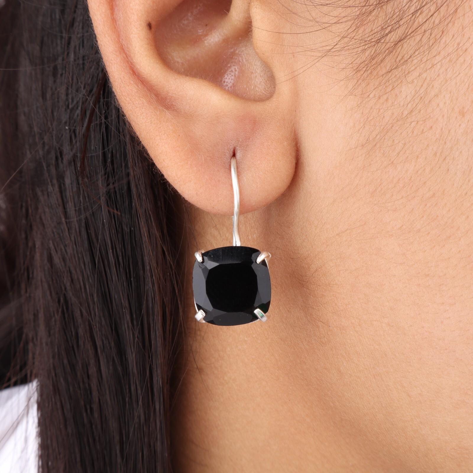 Rare Black Onyx Gemstone 925 Sterling Silver Women Jewelry Handmade Earrings 1 EE-172-14
Rare Black Onyx Gemstone 925 Sterling Silver Women Jewelry Handmade Earrings 1 EE-172-14
