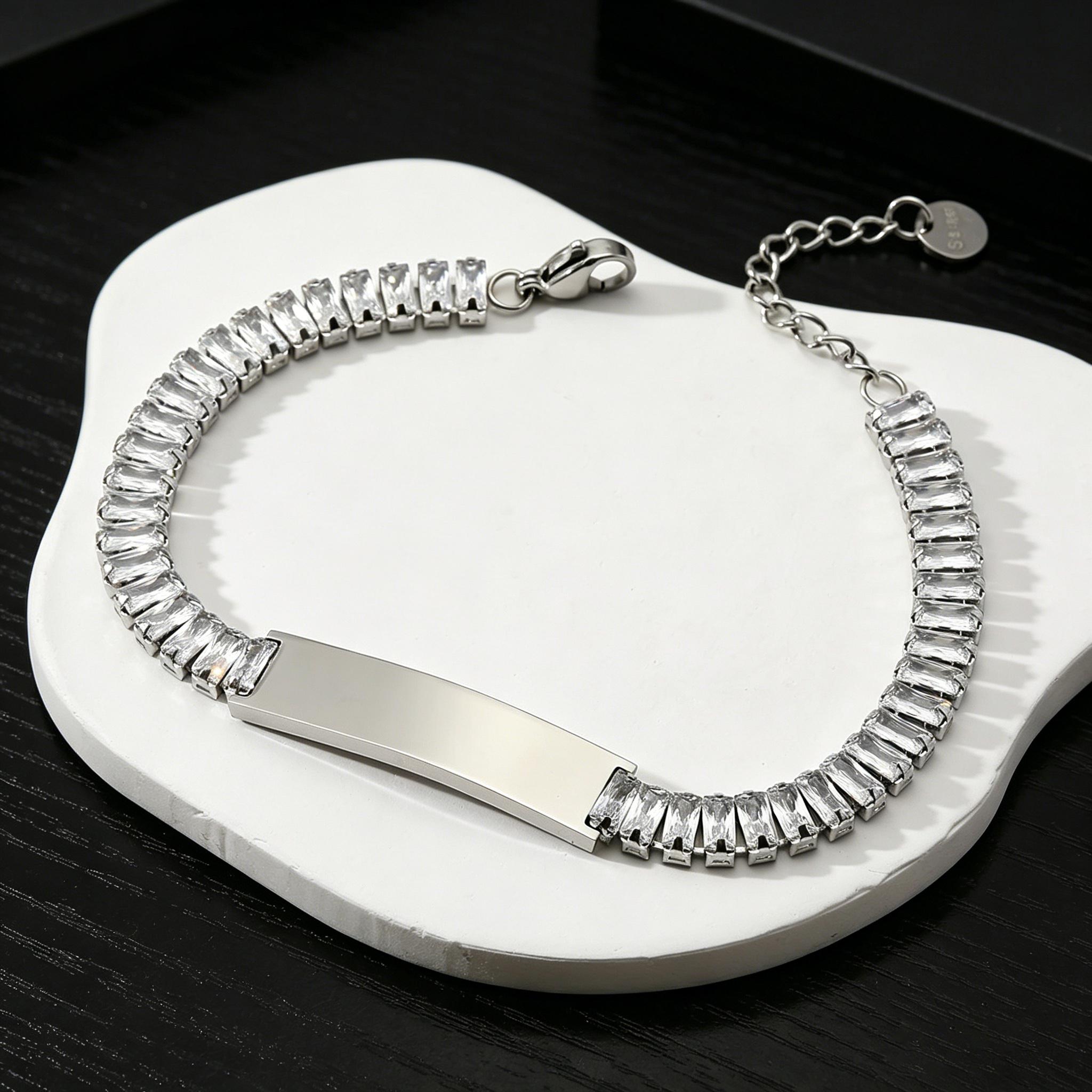 Atoztide Engrave Name Zircon Cuban Chain Bracelet Stainless Steel For Women Men Adjustable Jewelry Personalized Birthday Gift No engrave&18plus5cm
Atoztide Engrave Name Zircon Cuban Chain Bracelet Stainless Steel For Women Men Adjustable Jewelry Personalized Birthday Gift No engrave&18plus5cm