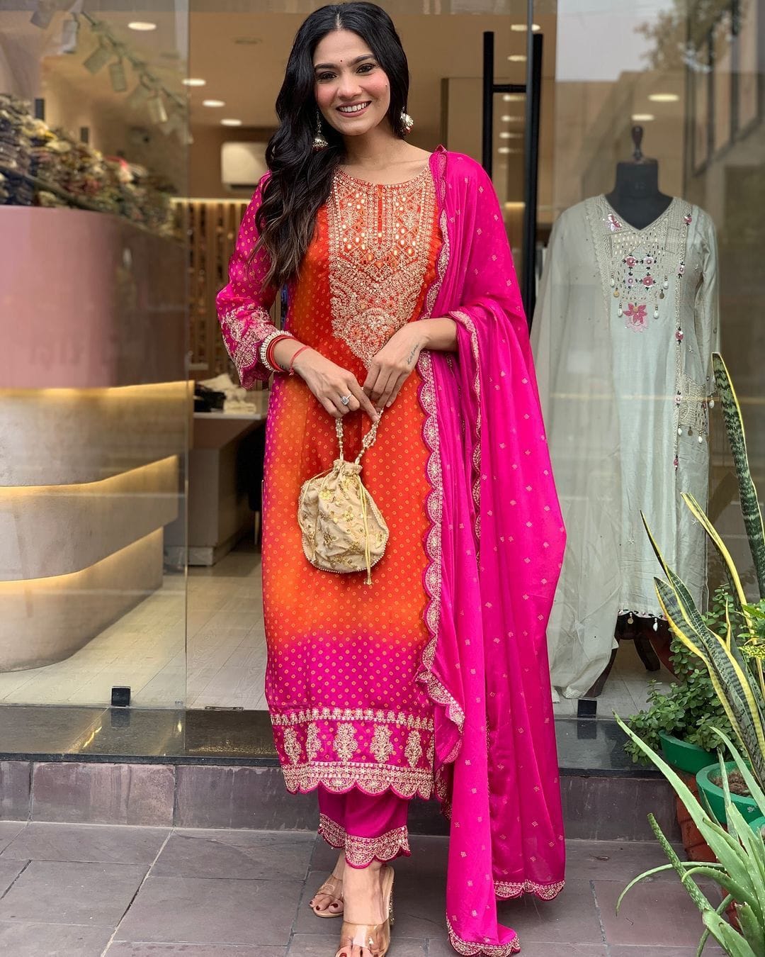 Women Pakistani Salwar Suit Kurti Indian Bollywood Tunic Kurta Pant Dupatta Set Dress
Women Pakistani Salwar Suit Kurti Indian Bollywood Tunic Kurta Pant Dupatta Set Dress