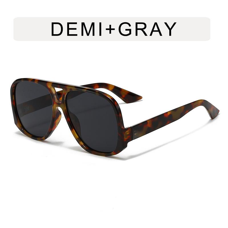 Vintage Stylish Women s Sunglasses Pilot Shape Anti-reflective Sun Glasses for Men Sun Glass Women
Vintage Stylish Women s Sunglasses Pilot Shape Anti-reflective Sun Glasses for Men Sun Glass Women