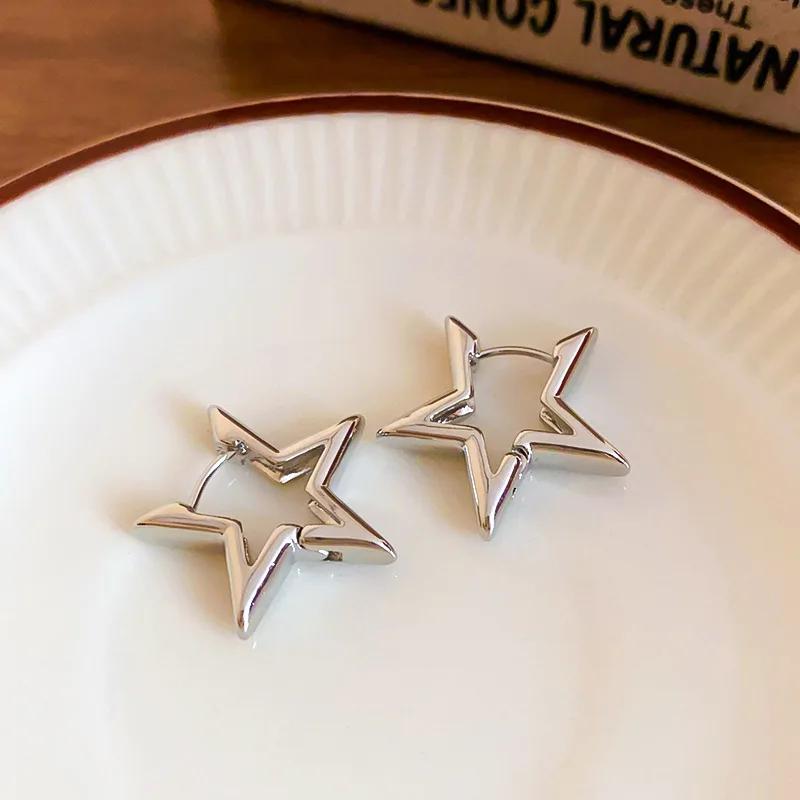 Fashion Simple Smooth Star Hoop Earrings Women Minimalist Hoops Huggie Hollow Ear Buckle Earring Punk Jewelry Gifts
Fashion Simple Smooth Star Hoop Earrings Women Minimalist Hoops Huggie Hollow Ear Buckle Earring Punk Jewelry Gifts