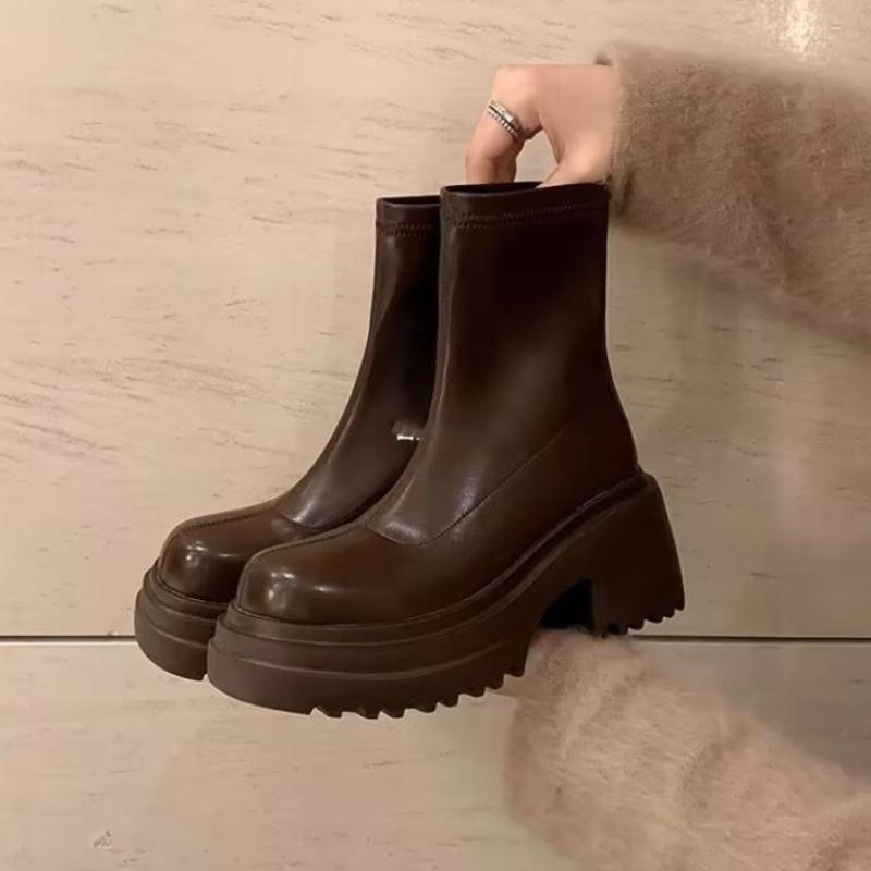 Жіноче взуття навесні та осені з гарячим продажем, високоякісні однотонні жіночі модні черевики з круглим носком і низьким каблуком. 39
Жіноче взуття навесні та осені з гарячим продажем, високоякісні однотонні жіночі модні черевики з круглим носком і низьким каблуком. 39