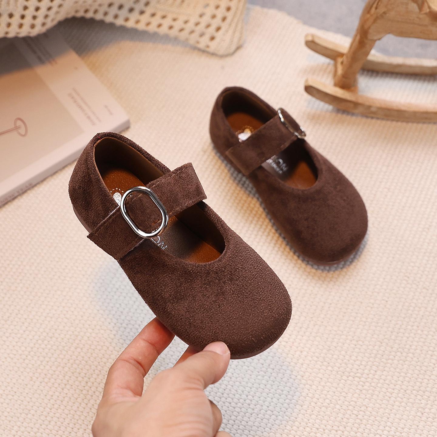 Kids Strappy Leather Shoes New Autumn Toddler Ballet Flats Soft Sole Classic Retro Princess Girls School Party Shoes Age3-8 25 темно-коричневого кольору
Kids Strappy Leather Shoes New Autumn Toddler Ballet Flats Soft Sole Classic Retro Princess Girls School Party Shoes Age3-8 25 темно-коричневого кольору