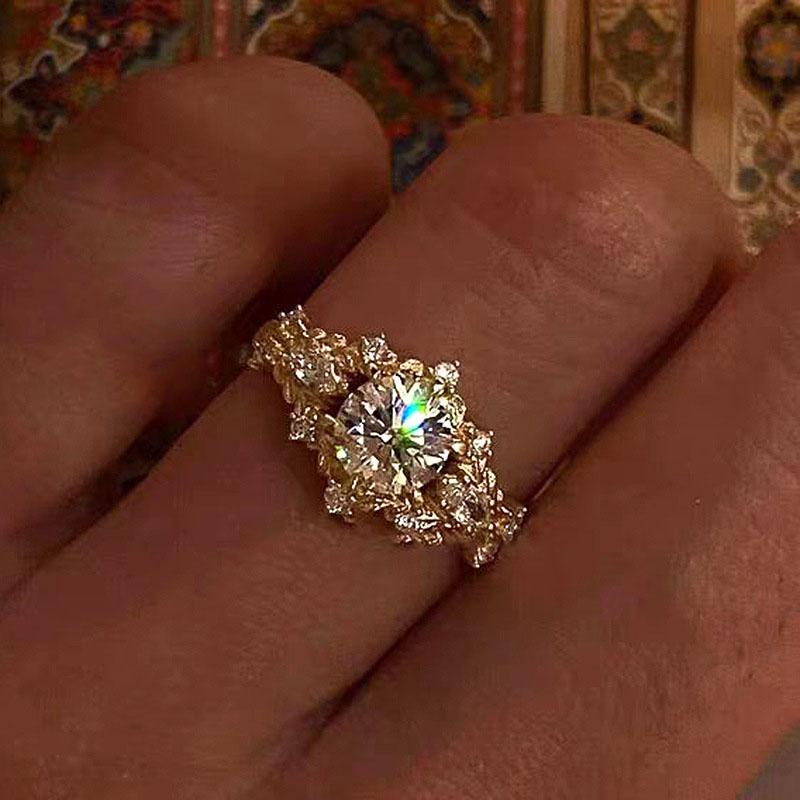 Engagement Ring Full Diamond New in Palace Style Retro rings for women Shining Luxury Fashion Lace silver 925 Wedding Jewelry resizable белый
Engagement Ring Full Diamond New in Palace Style Retro rings for women Shining Luxury Fashion Lace silver 925 Wedding Jewelry resizable белый