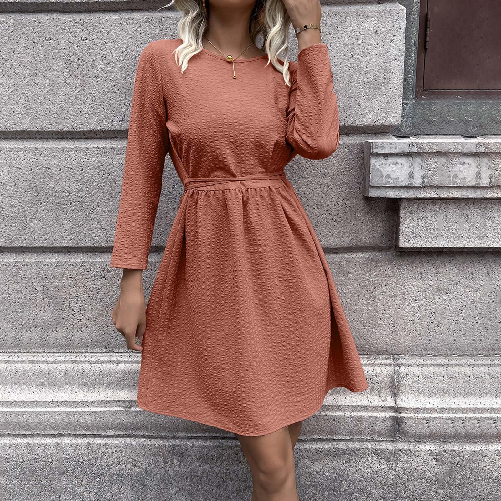 Модное женское однотонное зимнее платье с круглым вырезом и завязками на талии с длинными рукавами XL розовый
Модное женское однотонное зимнее платье с круглым вырезом и завязками на талии с длинными рукавами XL розовый