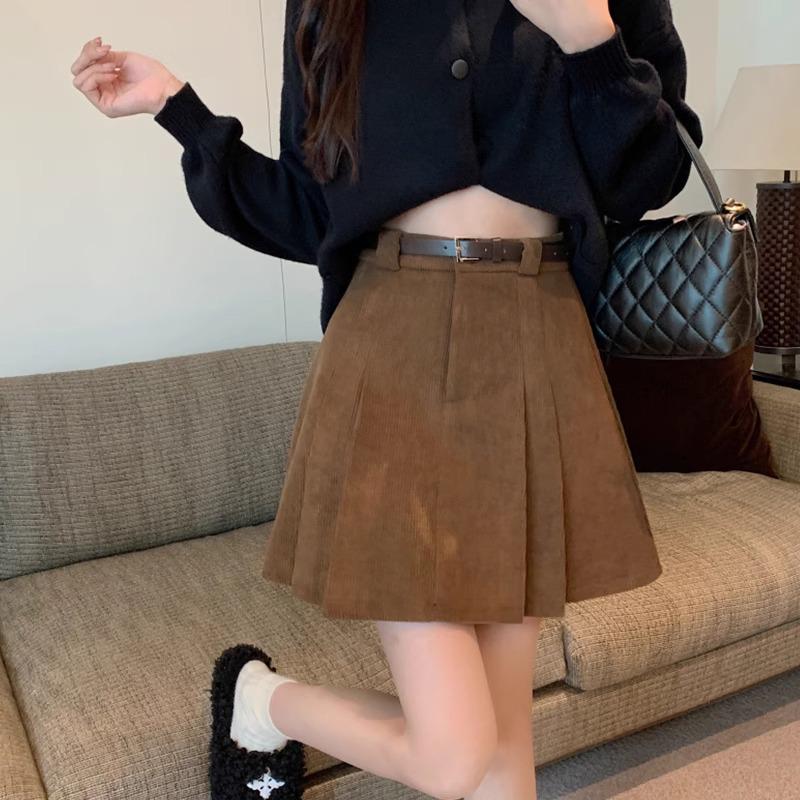 Women’s Plus Size High Waist Corduroy A-line Pleated Skirt - Retro Autumn/Winter Style with Anti-exposure Velvet, Hip-covering Design. 4XL
Women’s Plus Size High Waist Corduroy A-line Pleated Skirt - Retro Autumn/Winter Style with Anti-exposure Velvet, Hip-covering Design. 4XL