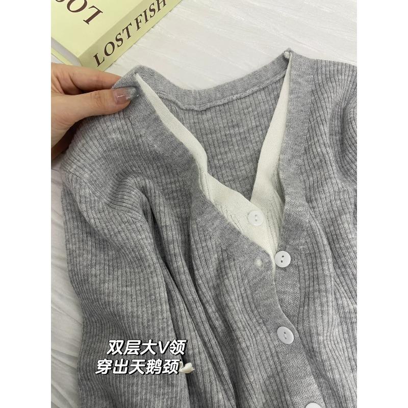 Get two fake button-knitted cardigan women s spring and autumn soft waxy casual versatile design long-sleeved top L сірий колір
Get two fake button-knitted cardigan women s spring and autumn soft waxy casual versatile design long-sleeved top L сірий колір