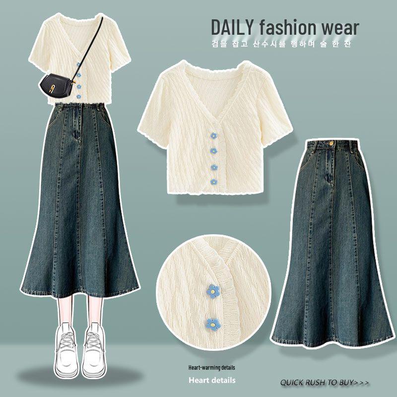 2023 Summer Women s Slimming Two-Piece Set: Short-Sleeve Top & Versatile Denim Fishtail Skirt M (recommended for 40-50 kg)
2023 Summer Women s Slimming Two-Piece Set: Short-Sleeve Top & Versatile Denim Fishtail Skirt M (recommended for 40-50 kg)