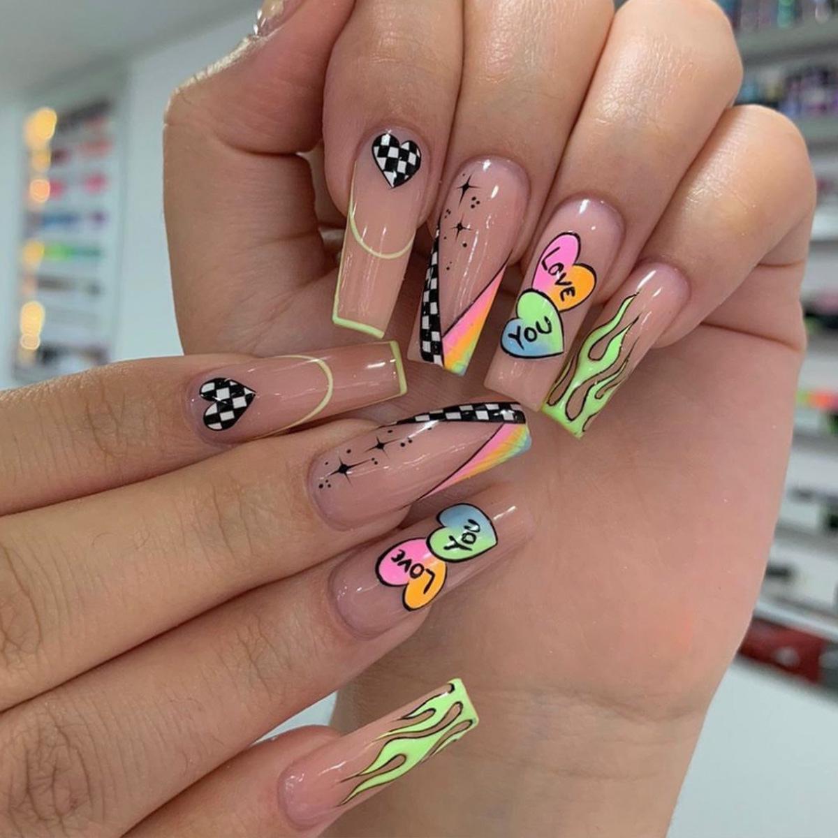 Wearable Long Coffin Nail Tips, Checkered Love Heart & French Stripe Design, Press-On Manicure
Wearable Long Coffin Nail Tips, Checkered Love Heart & French Stripe Design, Press-On Manicure