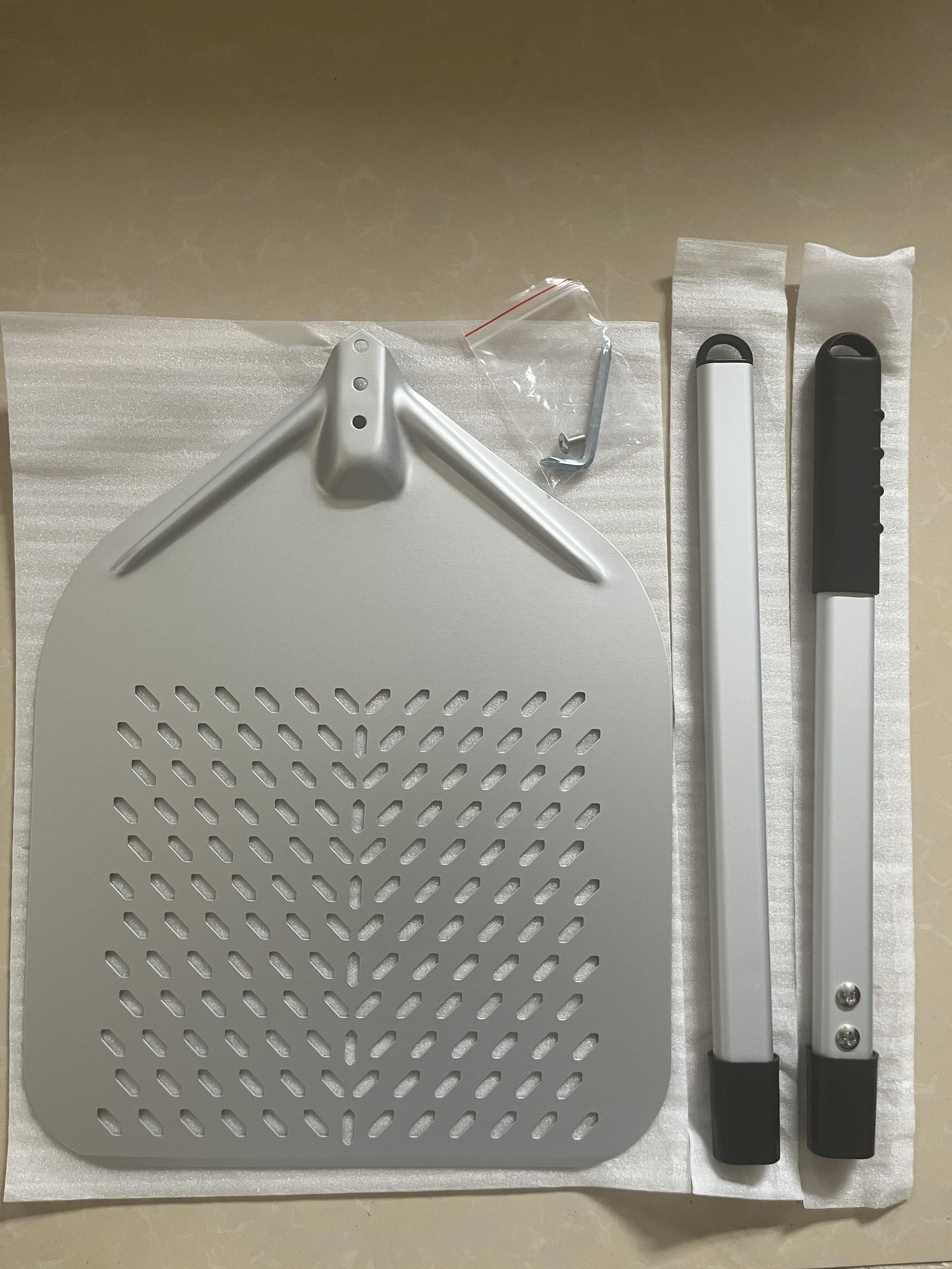 12 Inch Perforated Pizza Peel Professional Aluminum Pizza Paddle Long Handle Non-stick Metal Pizza Spatula срібний
12 Inch Perforated Pizza Peel Professional Aluminum Pizza Paddle Long Handle Non-stick Metal Pizza Spatula срібний