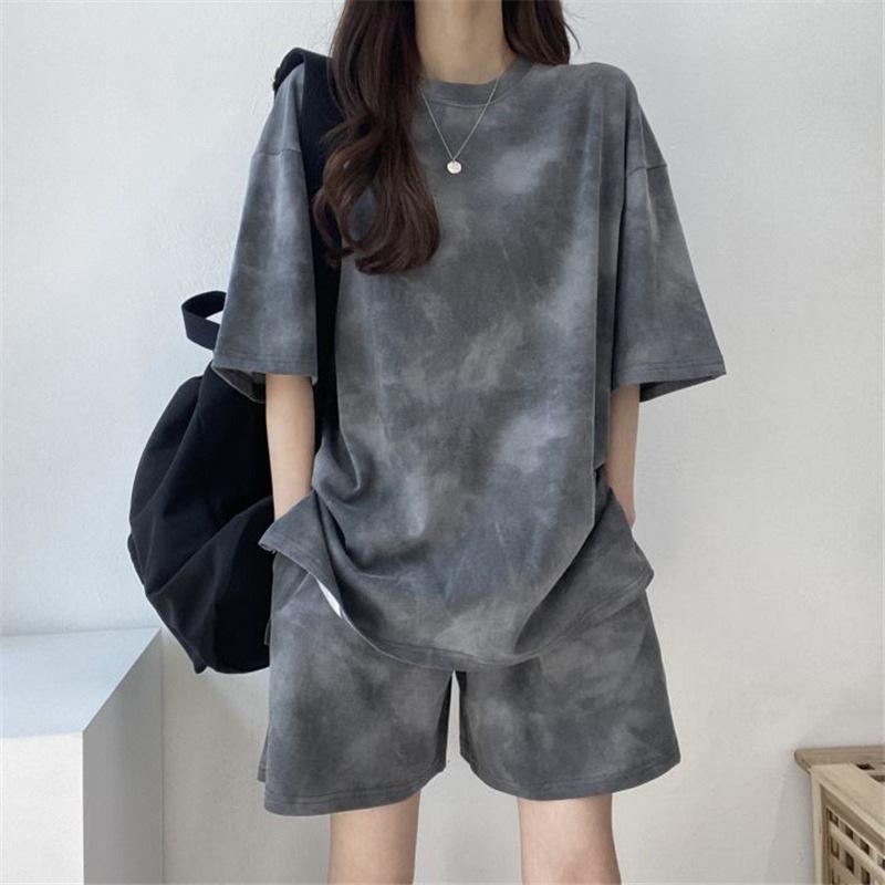Women s Tie-Dyed Summer Casual Two-Piece Sportswear: Short-Sleeved T-Shirt and Loose Wide-Leg Shorts for Small Size. One Size зелений
Women s Tie-Dyed Summer Casual Two-Piece Sportswear: Short-Sleeved T-Shirt and Loose Wide-Leg Shorts for Small Size. One Size зелений