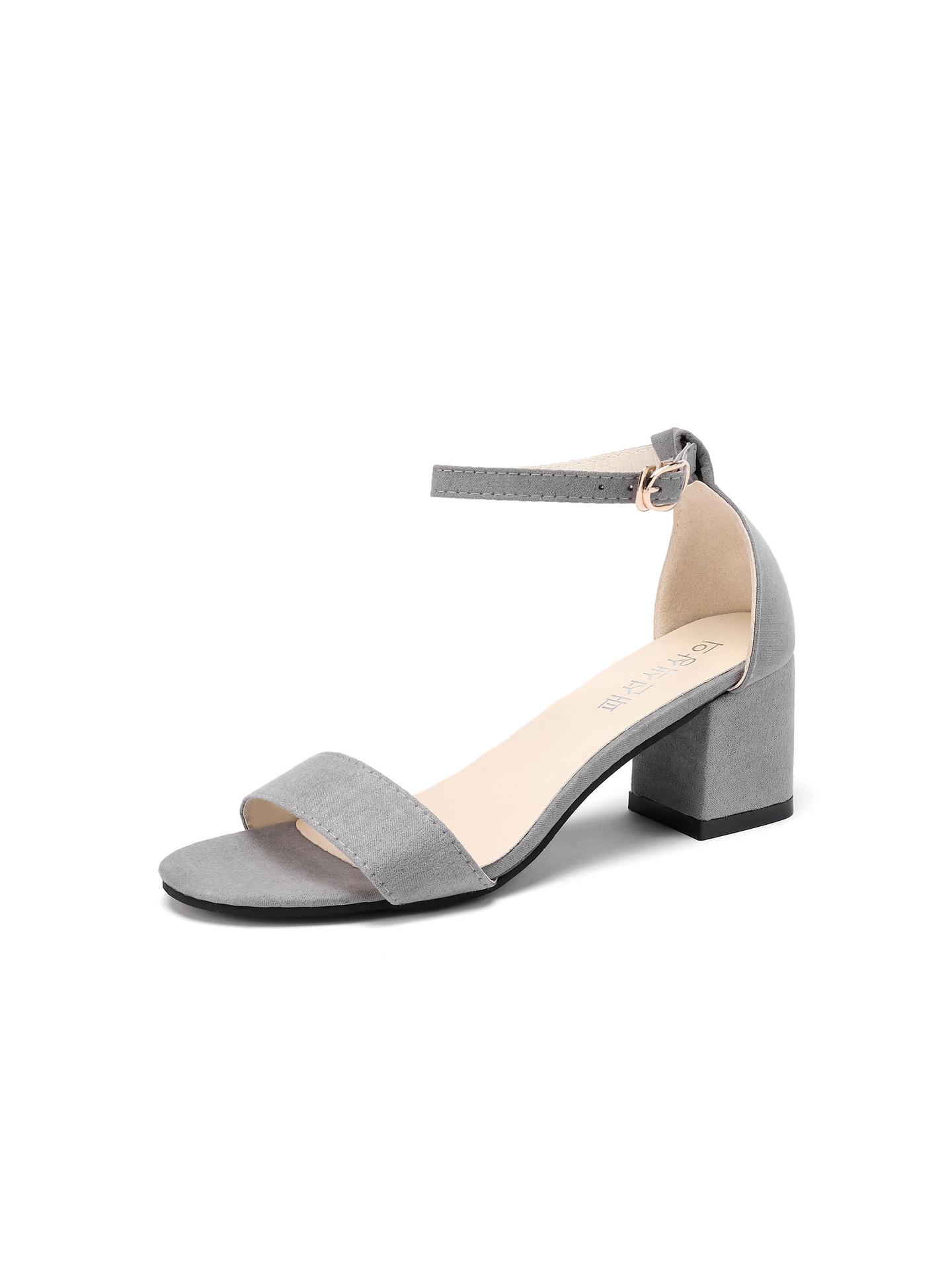 Летние женские сандалии в корейском стиле на массивном каблуке с ремешком и пряжкой 40 серый
Летние женские сандалии в корейском стиле на массивном каблуке с ремешком и пряжкой 40 серый