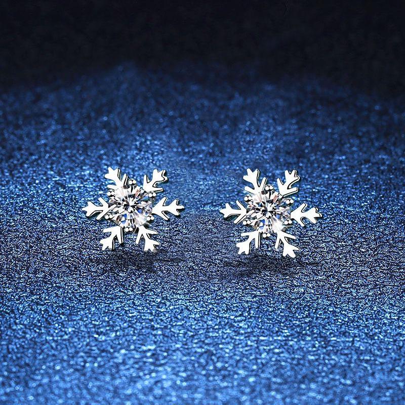 Snowflake Moissanite Stud Earrings, S925 Sterling Silver, Original Design, Hot-Selling Celebrity Style. 0.30ct + 0.30ct high carbon stone 
Snowflake Moissanite Stud Earrings, S925 Sterling Silver, Original Design, Hot-Selling Celebrity Style. 0.30ct + 0.30ct high carbon stone