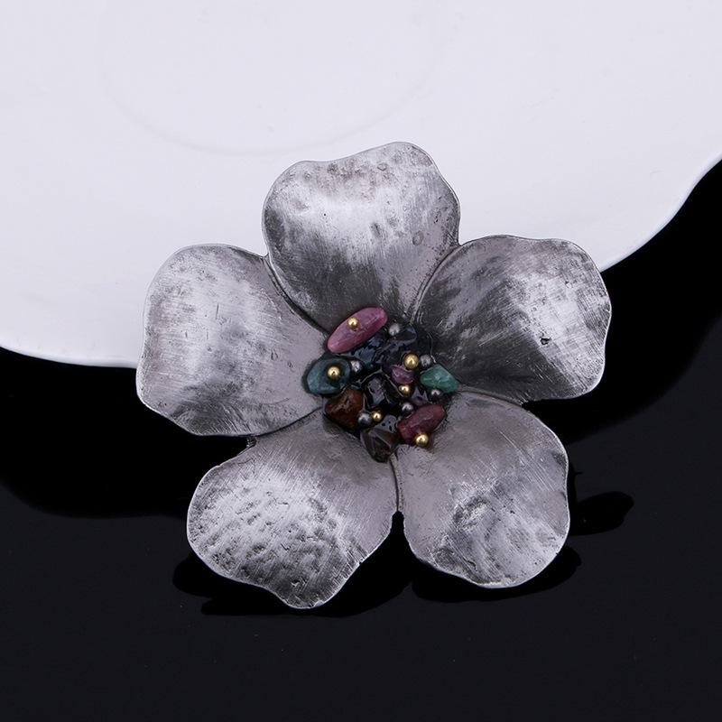 Alloy Retro Brooch, High-End Light Luxury Clothing Accessories, Camellia Brooch, Metal Brooch, Pin Jewelry
Alloy Retro Brooch, High-End Light Luxury Clothing Accessories, Camellia Brooch, Metal Brooch, Pin Jewelry