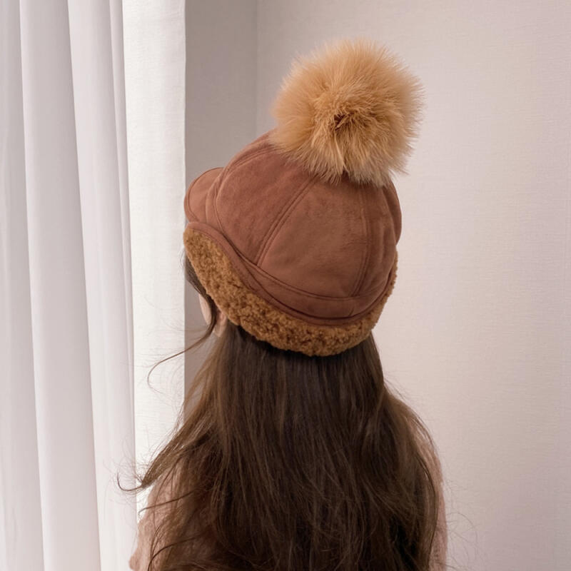 Raccoon Drop Mustang Chestnut Merchant Winter Earmuffs Hat brown
Raccoon Drop Mustang Chestnut Merchant Winter Earmuffs Hat brown