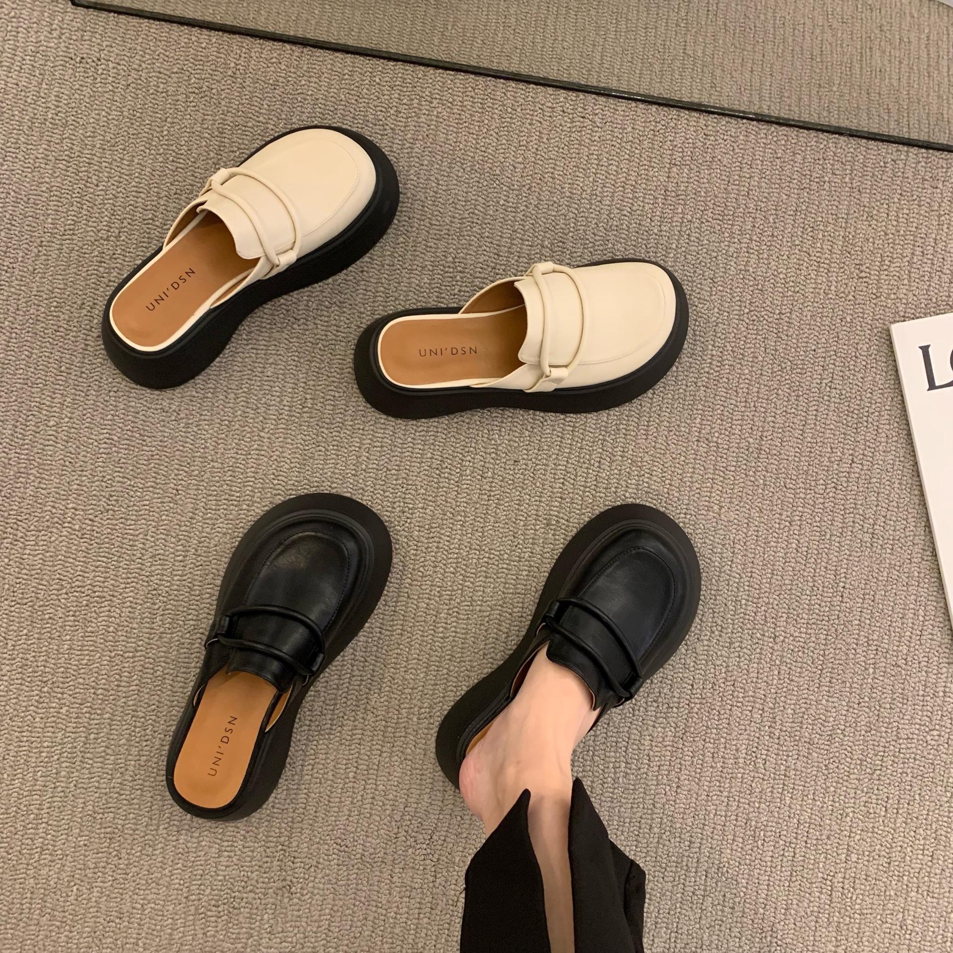 One foot on the lazy loafers, the new 2024 muffin thick-soled bag head half slippers, women wear cool slippers outside in summer 35 чорний
One foot on the lazy loafers, the new 2024 muffin thick-soled bag head half slippers, women wear cool slippers outside in summer 35 чорний