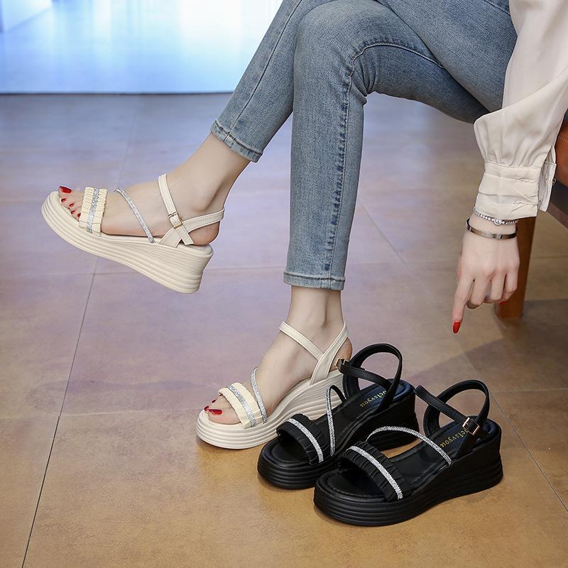 2025 new women s sandals one-button summer sweet fashion thick-soled non-slip and thin versatile open-toed shoes 34 чорний
2025 new women s sandals one-button summer sweet fashion thick-soled non-slip and thin versatile open-toed shoes 34 чорний