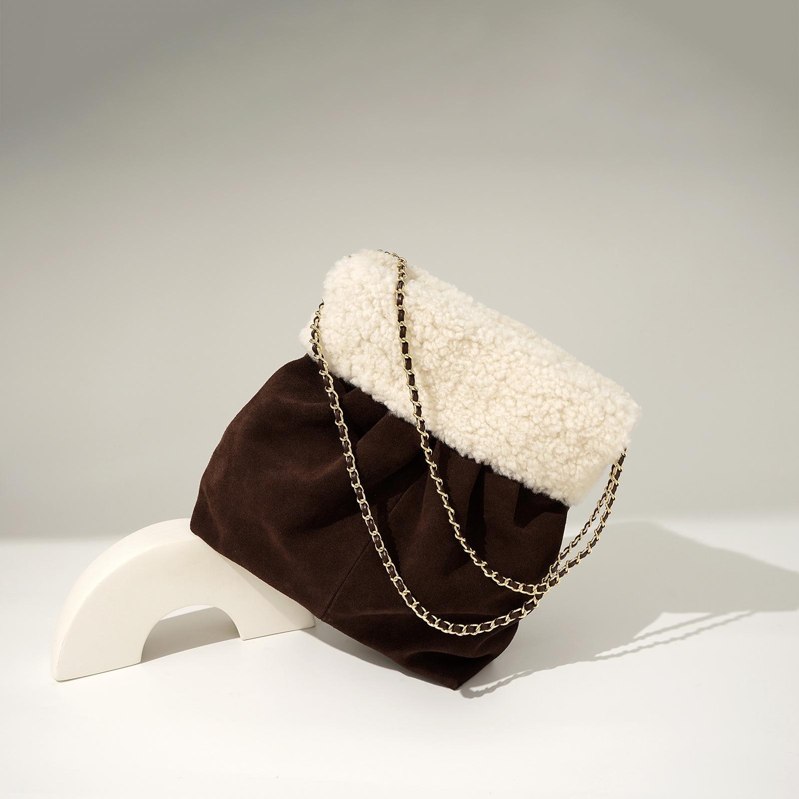 2025 new small fragrant wind chain tote bag fashion wool lamb garbage bag single shoulder crossbody niche bag
2025 new small fragrant wind chain tote bag fashion wool lamb garbage bag single shoulder crossbody niche bag