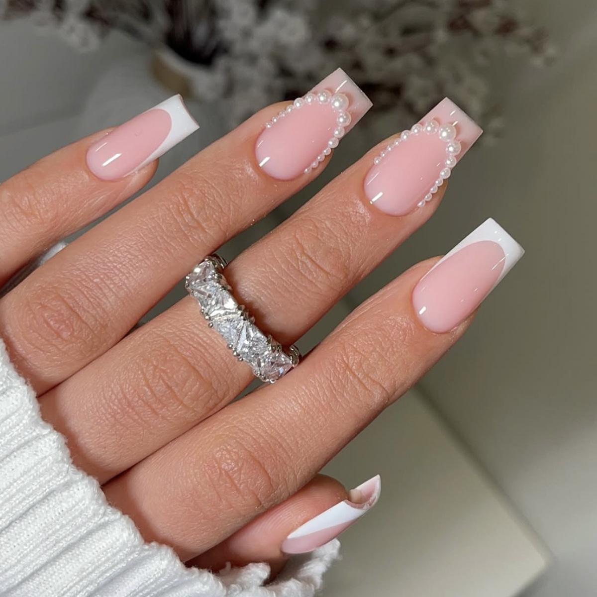 Medium-Length White Pearl French Tip Removable Fake Nails - Minimalist Nail Art Patches
Medium-Length White Pearl French Tip Removable Fake Nails - Minimalist Nail Art Patches
