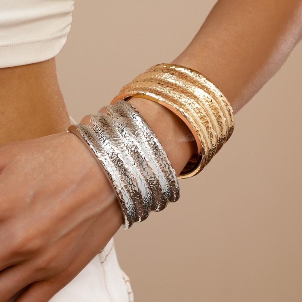 Zinc Zinc Alloy Cuff Bangles Europe American Style Exaggerated Bracelet Simple Wide Open Bangle Women серебряный
Zinc Zinc Alloy Cuff Bangles Europe American Style Exaggerated Bracelet Simple Wide Open Bangle Women серебряный