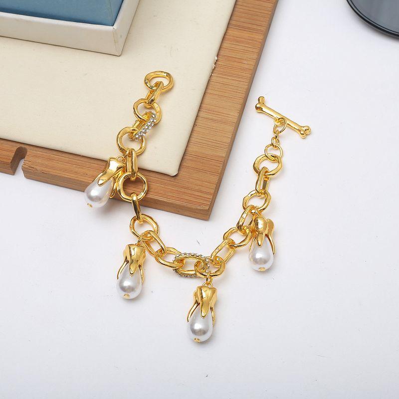 European and American Style Summer Fresh Pearl Brass Bracelet Black Crystal Pendant Necklace Ot Clasp Choker Necklace
European and American Style Summer Fresh Pearl Brass Bracelet Black Crystal Pendant Necklace Ot Clasp Choker Necklace