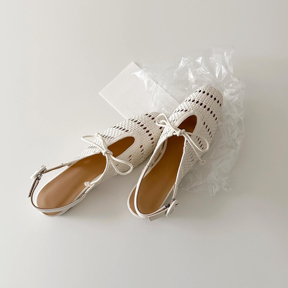 Woven hollow bag head sandals one-word buckle with bow thick heel holiday shoes women 40
Woven hollow bag head sandals one-word buckle with bow thick heel holiday shoes women 40