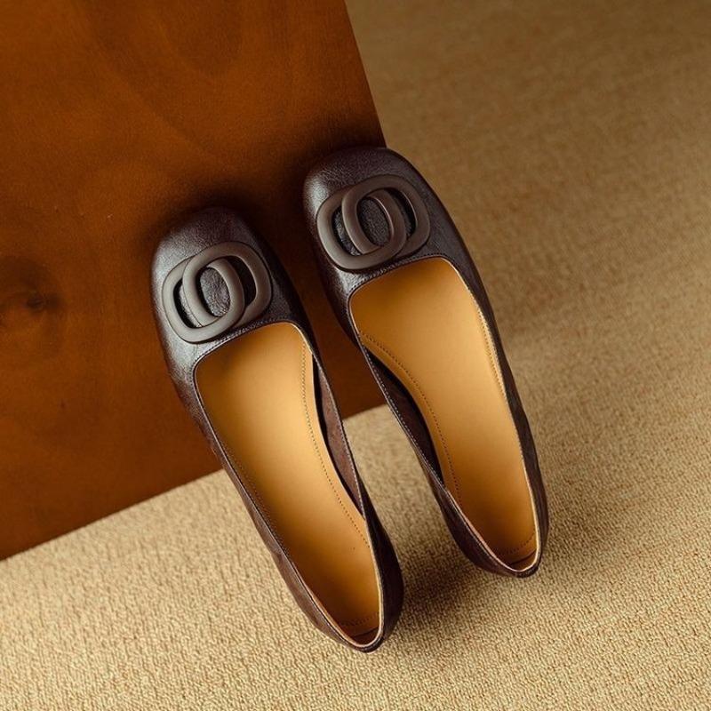 Модные туфли-лодочки с круглым носком и неглубоким вырезом, женские осенние новинки, маленькие педали на низком каблуке, обувь Doudou 40
Модные туфли-лодочки с круглым носком и неглубоким вырезом, женские осенние новинки, маленькие педали на низком каблуке, обувь Doudou 40