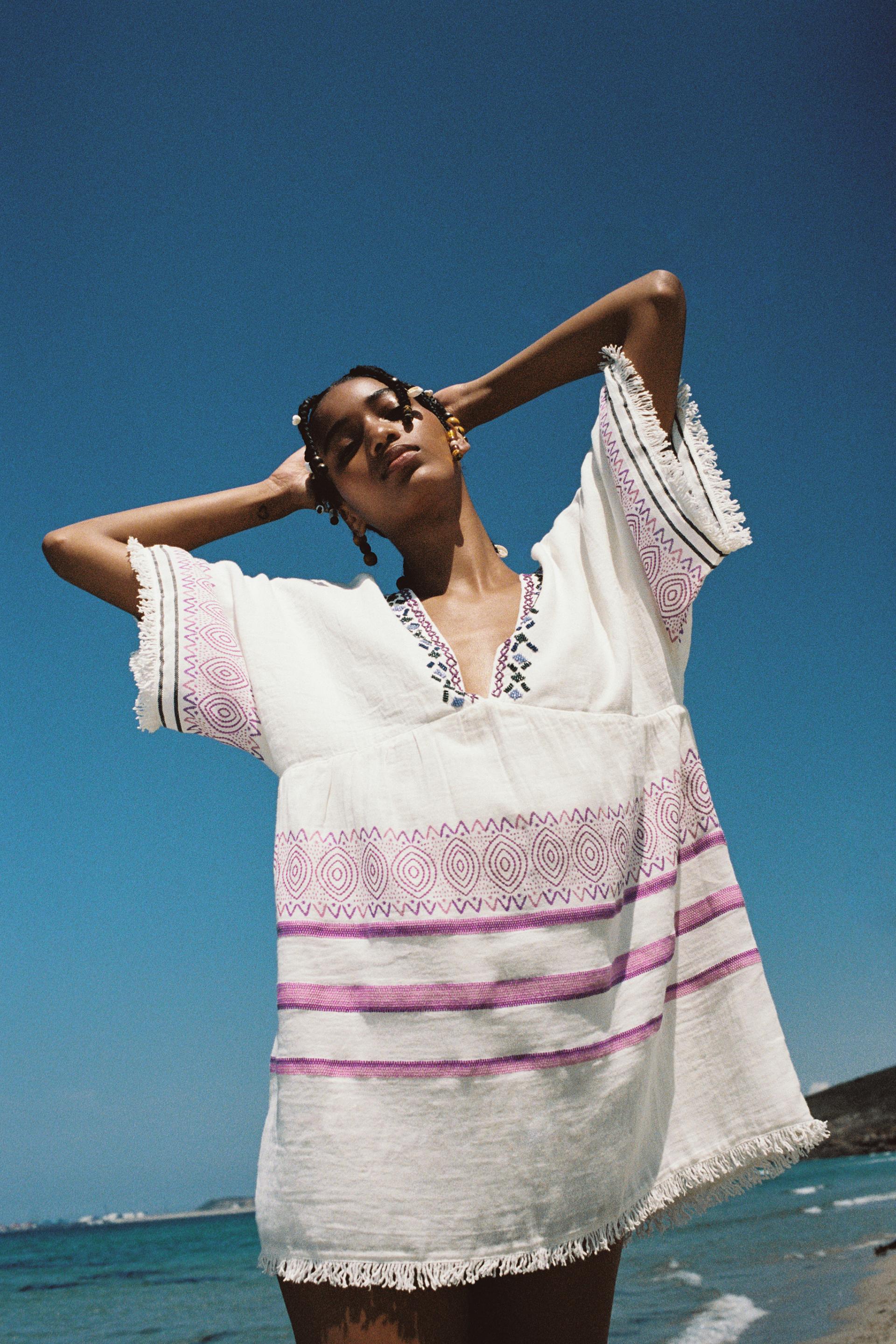 КОРОТКОЕ ЖАККАРДОВОЕ ПЛАТЬЕ
КОРОТКОЕ ЖАККАРДОВОЕ ПЛАТЬЕ