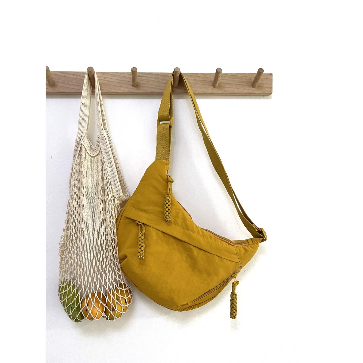 Fashion Cloth Bag for Female Students, Class Shoulder Bag, Nylon Cloth Crossbody Bag, Large Capacity Shoulder Bag, Japanese Travel Dumpling Bag
Fashion Cloth Bag for Female Students, Class Shoulder Bag, Nylon Cloth Crossbody Bag, Large Capacity Shoulder Bag, Japanese Travel Dumpling Bag