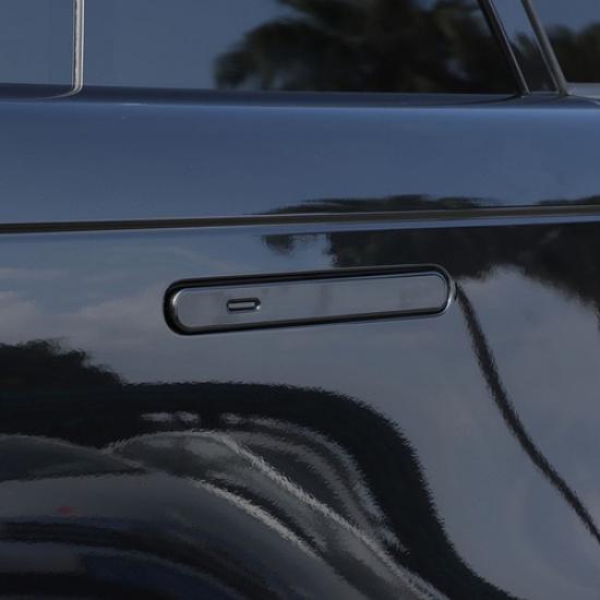 Блискуча чорна ABS накладка на ручку бічних дверей для Range Rover Sport/Vogue -24
Блискуча чорна ABS накладка на ручку бічних дверей для Range Rover Sport/Vogue -24