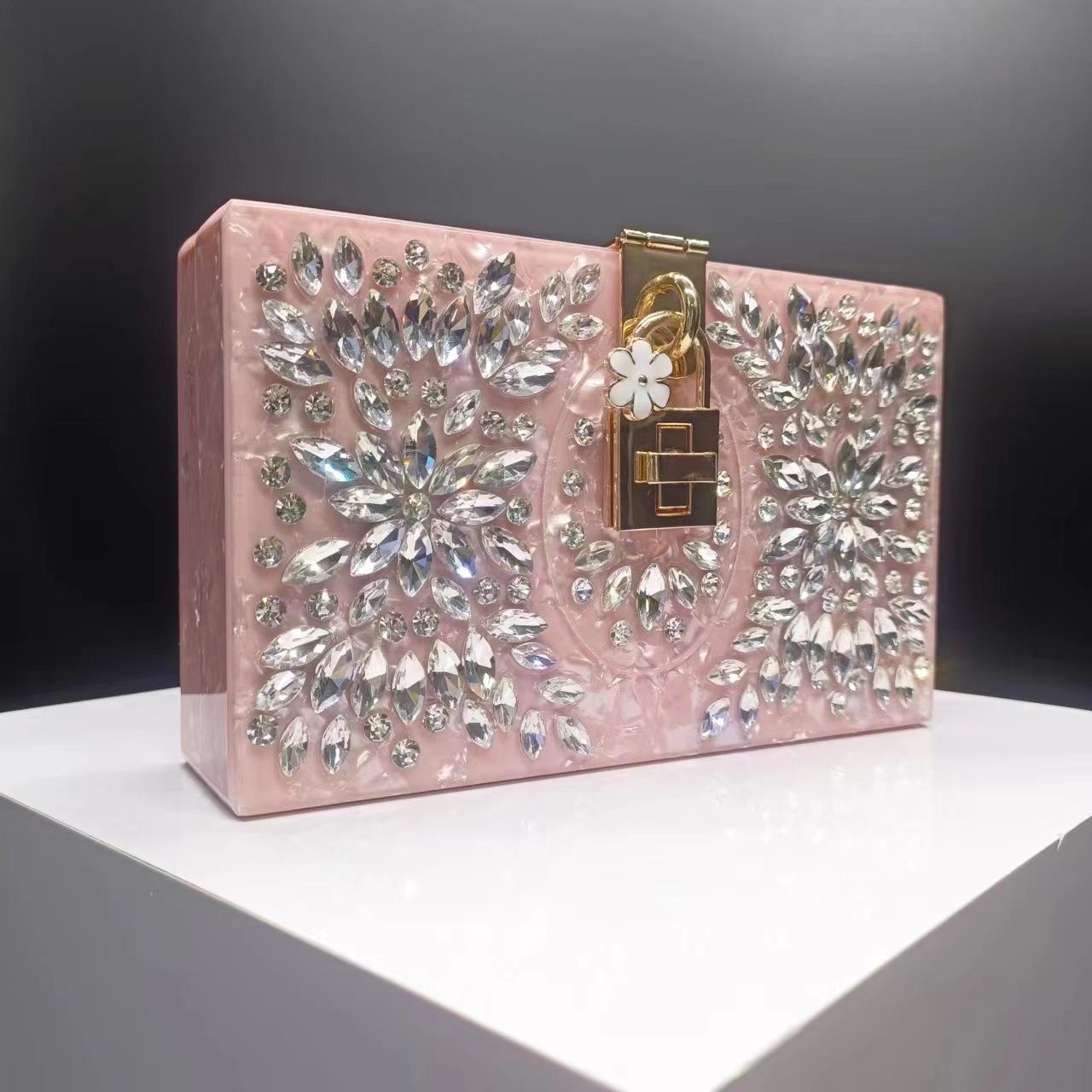Wedding Banquet Shoulder Diamond Clutch Acrylic Chain Bags Crossbody Evening New Women s Elegant Bag Bling Ladies Purse Clutches 22x13x6cm розовый
Wedding Banquet Shoulder Diamond Clutch Acrylic Chain Bags Crossbody Evening New Women s Elegant Bag Bling Ladies Purse Clutches 22x13x6cm розовый
