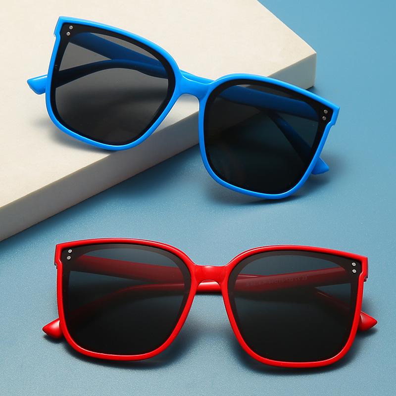 Children s Large Retro Silicone Polarized Sunglasses - UV Protection for Boys and Girls
Children s Large Retro Silicone Polarized Sunglasses - UV Protection for Boys and Girls