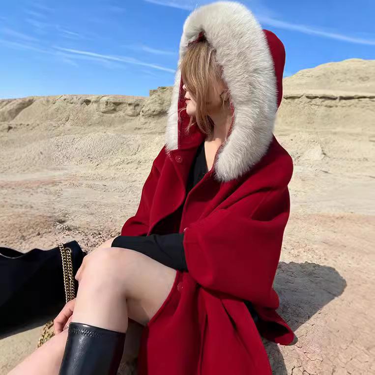 Women s Double-Sided Cashmere Cape Coat with Fox Fur Collar, 100% Wool Hooded Jacket for Autumn/Winter. One Size червоний
Women s Double-Sided Cashmere Cape Coat with Fox Fur Collar, 100% Wool Hooded Jacket for Autumn/Winter. One Size червоний