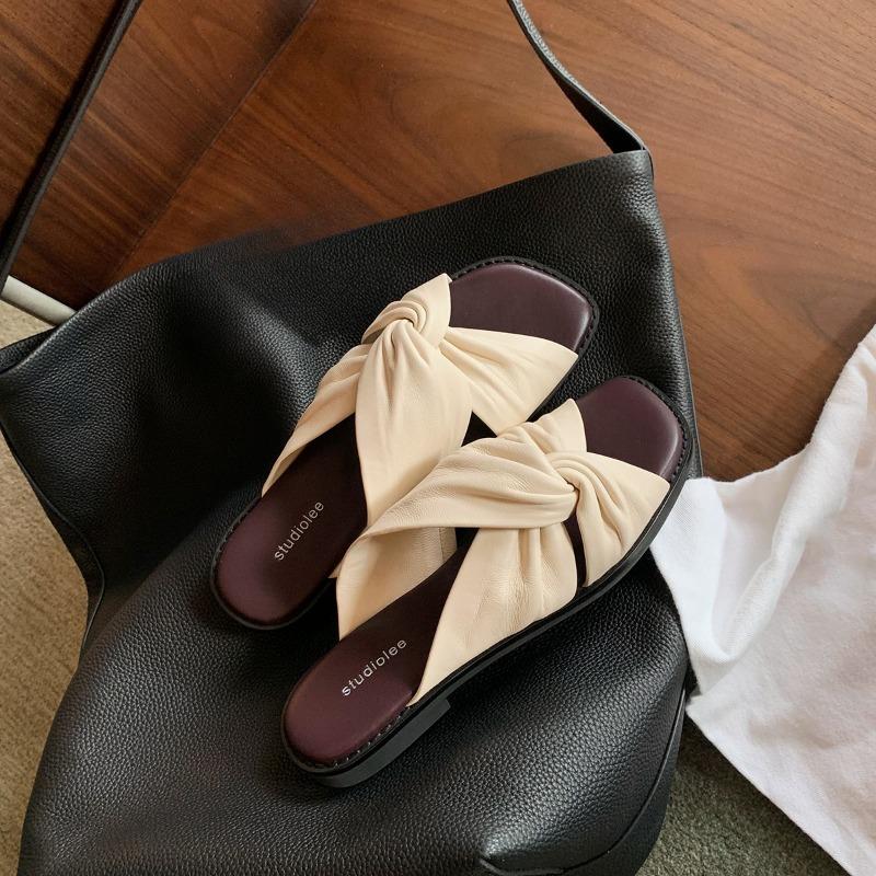New Style of Women s Shoes Flat Cool Flip-flops Versatile Square-toed Half Flip-flops 35 бежевий/білий
New Style of Women s Shoes Flat Cool Flip-flops Versatile Square-toed Half Flip-flops 35 бежевий/білий